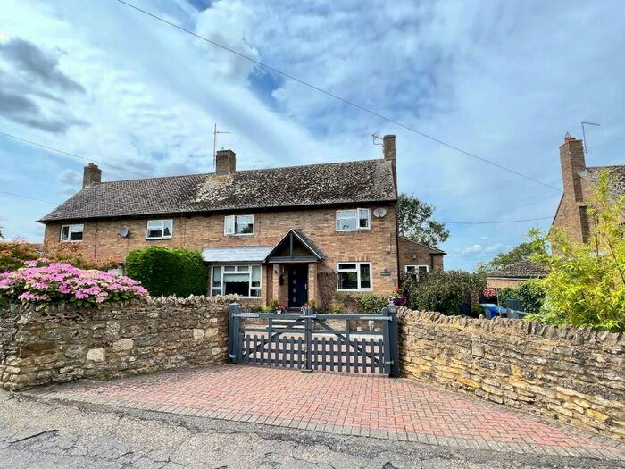 4 Bedroom Semi-Detached House For Sale In Harrington Village - Stunning House With Outstanding Views - High Steet, Harrington, NN6