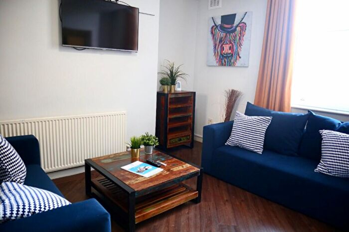 6 Bedroom Flat To Rent In Flat, Mount Pleasant, Liverpool, Merseyside, L3