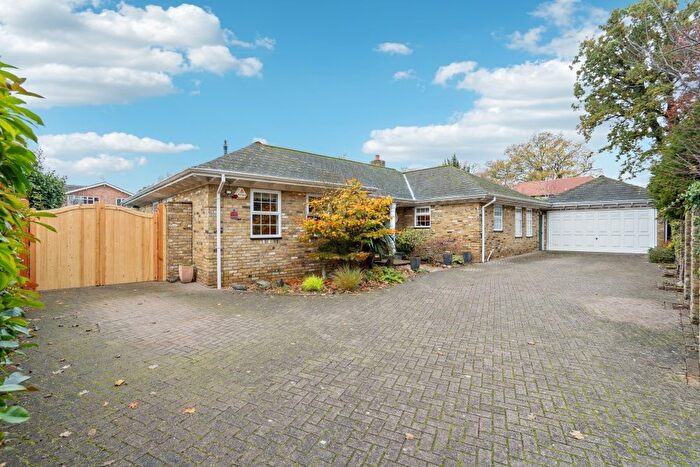 3 Bedroom Detached Bungalow For Sale In Cheyne Close, Chesham Bois, Amersham, HP6