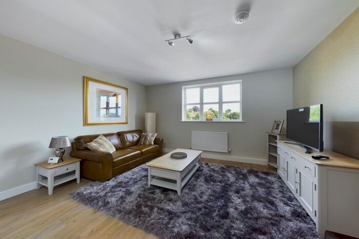 1 Bedroom Flat To Rent In Station Road, Kettering, NN15