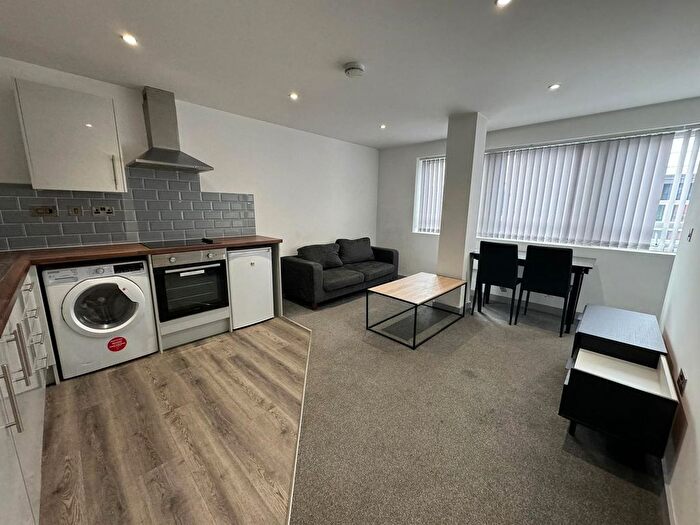 1 Bedroom Flat To Rent In South Street, Hull, HU1