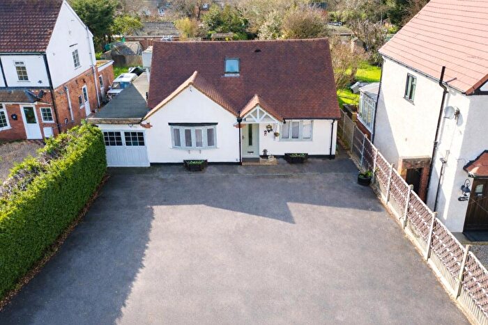 5 Bedroom Bungalow For Sale In Westwood Road, Tilehurst, Reading, Berkshire, RG31