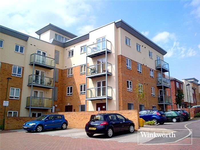 2 Bedroom Flat To Rent In Taylor Court, Todd Close, Borehamwood, Hertfordshire, WD6