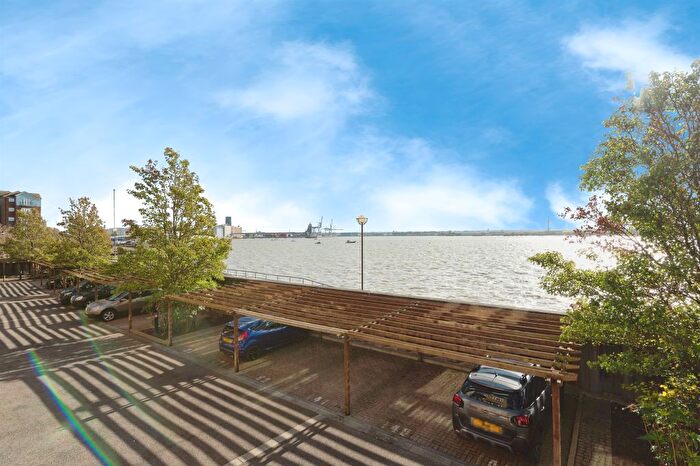 2 Bedroom Flat For Sale In Argent Street, Grays, RM17