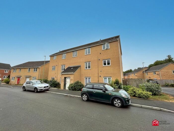 2 Bedroom Flat For Sale In Ffordd Maendy, Sarn, Bridgend, Bridgend County., CF32