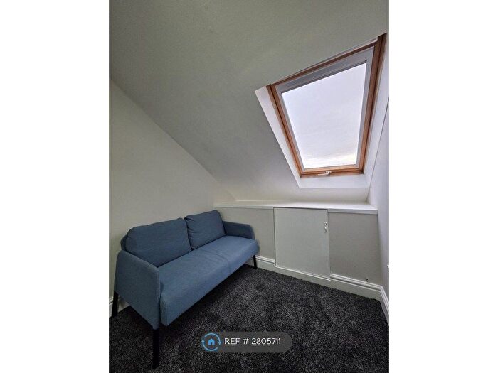 1 Bedroom Flat To Rent In Broadway, Cardiff, CF24