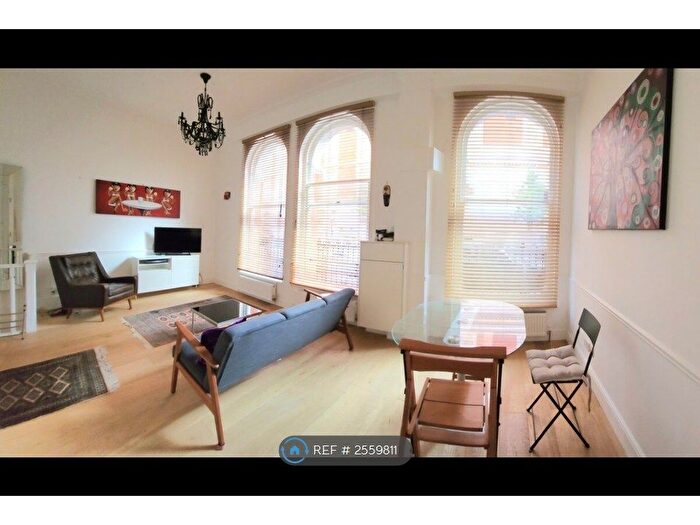 2 Bedroom Maisonette To Rent In York House, London, W1T