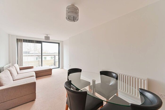 2 Bedroom Flat To Rent In Hotspur Street, Kennington, London, SE11