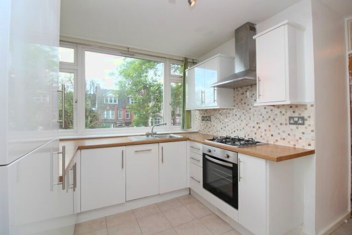 3 Bedroom Terraced House To Rent In Muswell Hill, Muswell Hill, London, N10