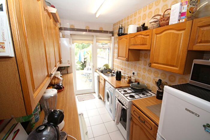3 Bedroom Semi-Detached House To Rent In Jubilee Road, Perivale, Greenford, UB6