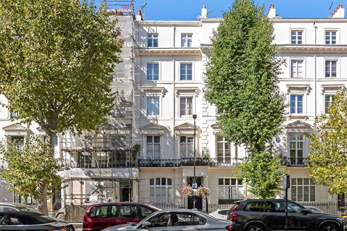 3 Bedroom Flat For Sale In Sutherland Avenue, Little Venice, London, W9