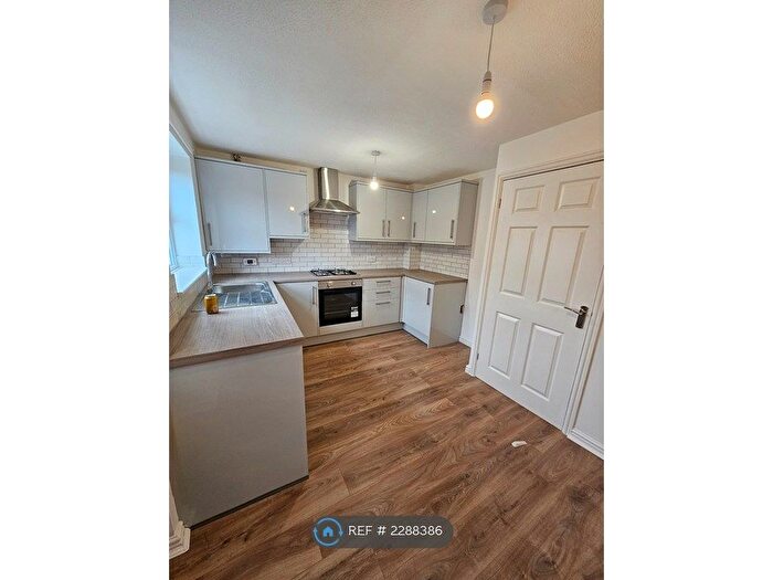 2 Bedroom Semi-Detached House To Rent In Horse Shoe Court, Balby, Doncaster, DN4