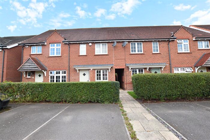 2 Bedroom Terraced House For Sale In Sheldon Road, Scartho Top, Grimsby, DN33