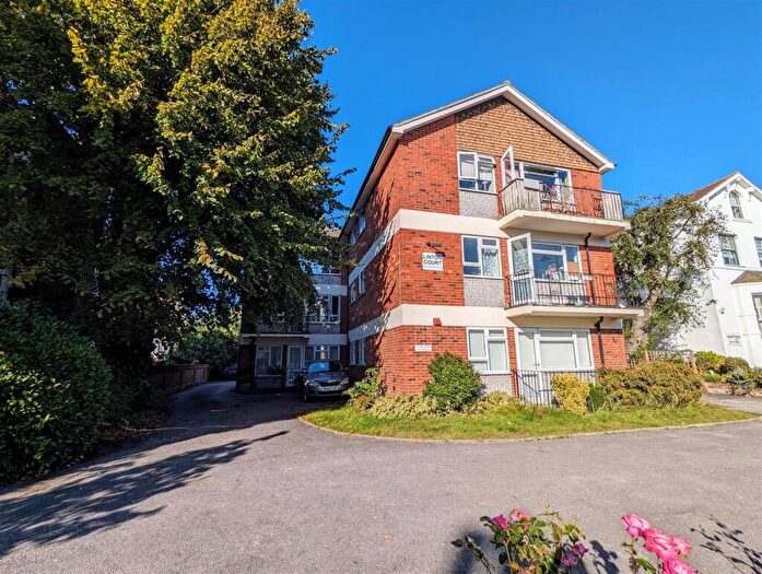 2 Bedroom Flat To Rent In Linton Court, Clarendon Road, PO5