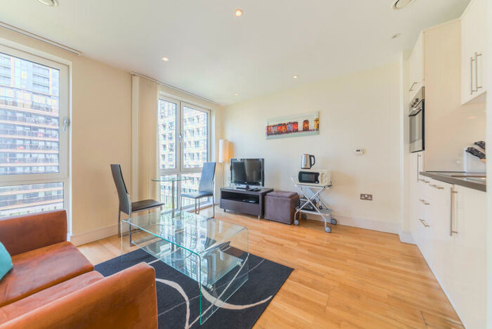 Apartment To Rent In Indescon Square, London, E14
