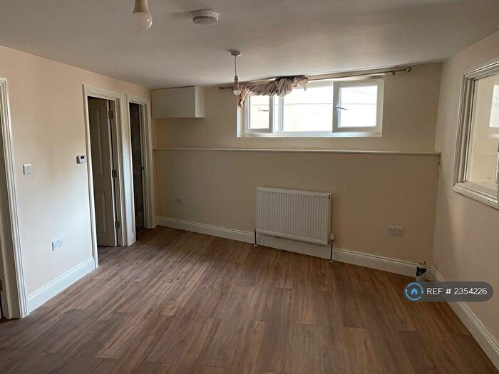 2 Bedroom Flat To Rent In Lower Range Road, Gravesend, DA12