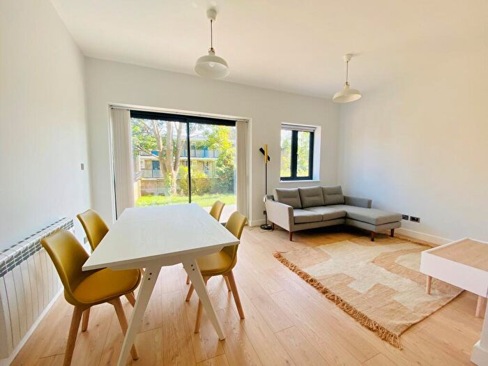 2 Bedroom Flat To Rent In Hanley Road, Finsbury Park, N4