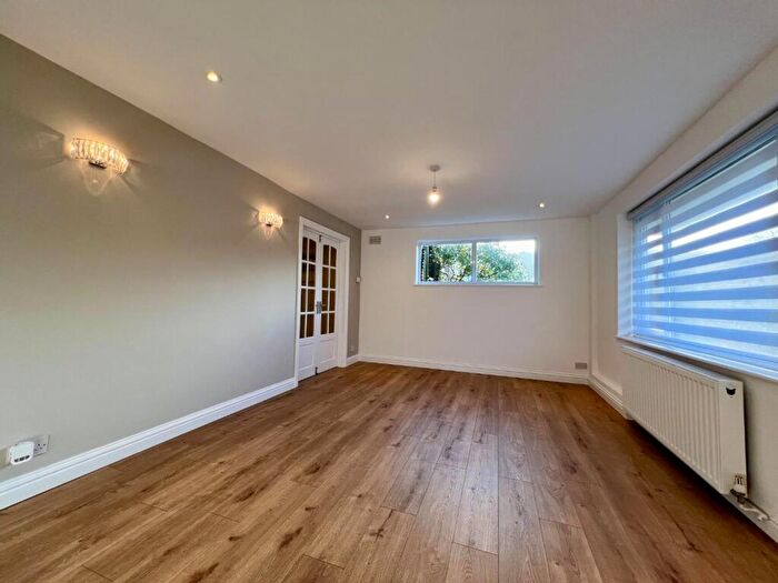 2 Bedroom Detached Bungalow For Sale In Seabrook Vale, Hythe, CT21
