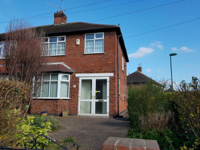 3 Bedroom House To Rent In Northolme Avenue, NG6