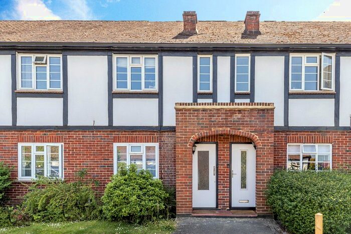 2 Bedroom Maisonette To Rent In Arlington Lodge, Monument Hill, Weybridge, Surrey, KT13