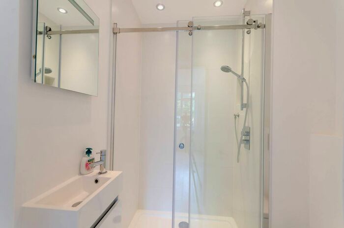 4 Bedroom Maisonette To Rent In Shirland Road, Maida Hill, London, W9