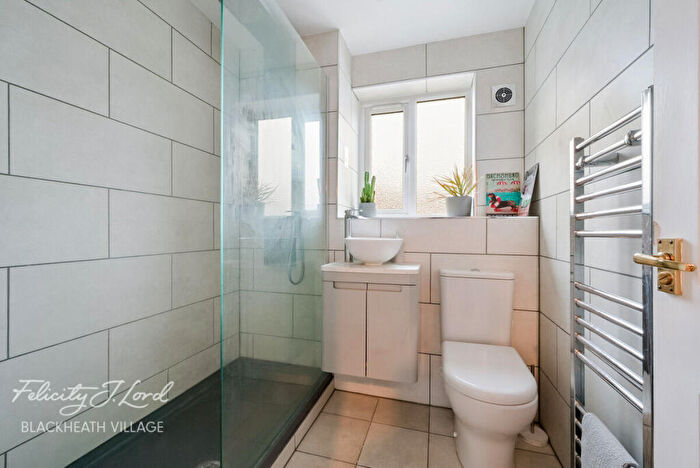 3 Bedroom Terraced House For Sale In Elizabeth Fry Place, London, SE18