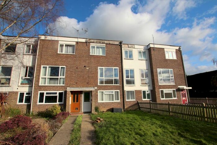 2 Bedroom Flat To Rent In College Road, Southwater, Horsham, RH13