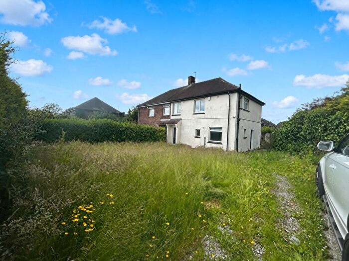 3 Bedroom Semi-Detached House For Sale In Fenwick Drive, Woodside, Bradford, BD6