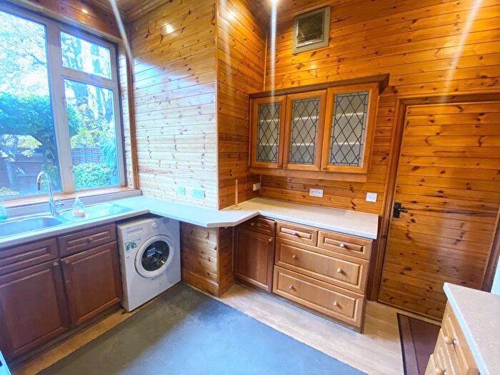 5 Bedroom Detached House To Rent In Southdown Road, London, SW20