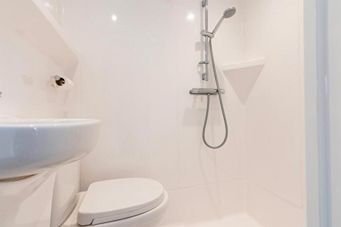 1 Bedroom End Of Terrace House To Rent In Peveril Street, NG7