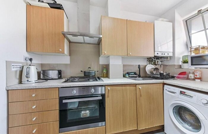 1 Bedroom Property To Rent In Shadwell Gardens, London, E1