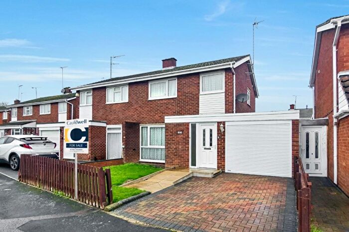 3 Bedroom House For Sale In Frensham Drive, Bletchley, Milton Keynes, MK2