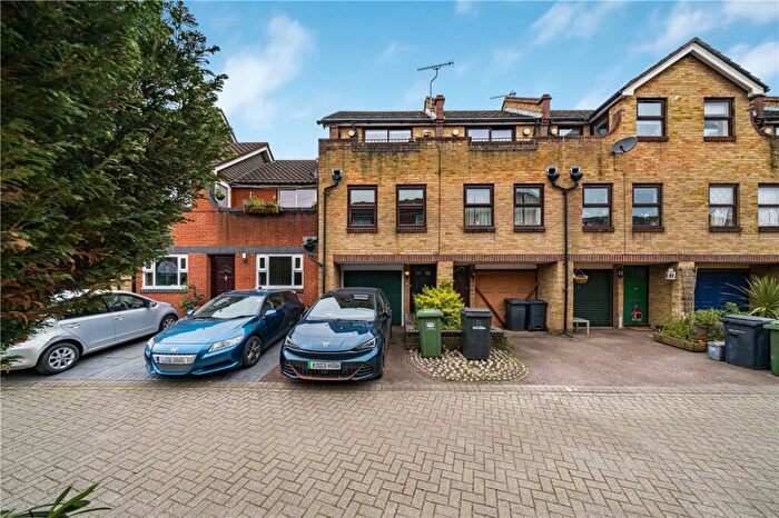 1 Bedroom Terraced House For Sale In Greenland Mews, London, SE8