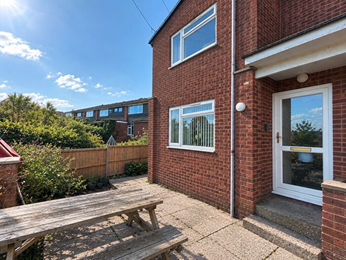 1 Bedroom Flat To Rent In Western House, Dawlish, EX7