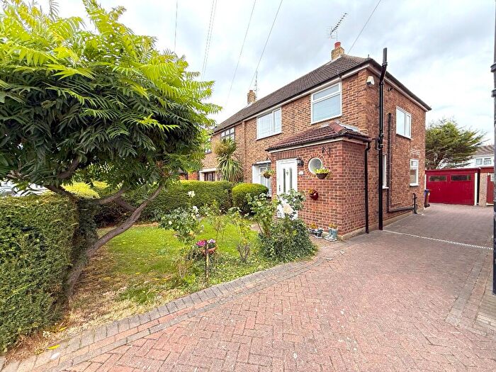 3 Bedroom Semi-Detached House For Sale In Rodings Avenue, Stanford-Le-Hope, Essex, SS17