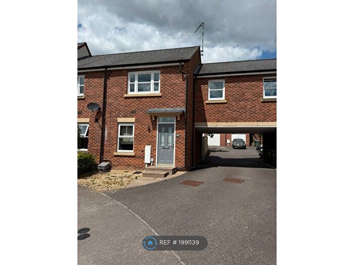 3 Bedroom Terraced House To Rent In Sissinghurst Close, Rugby, CV22