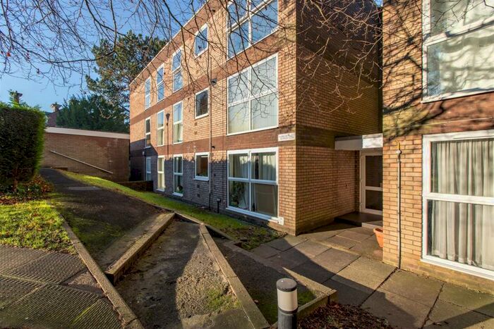 2 Bedroom Flat To Rent In Seymour Close, Selly Park, Birmingham, B29