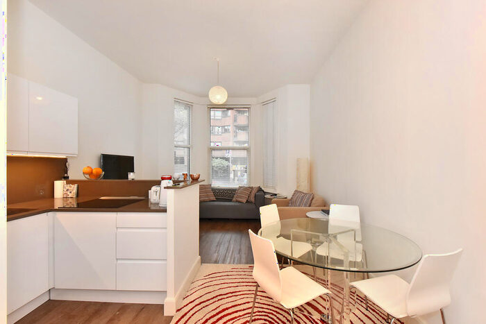 2 Bedroom Flat To Rent In Edith Grove, Chelsea, SW10