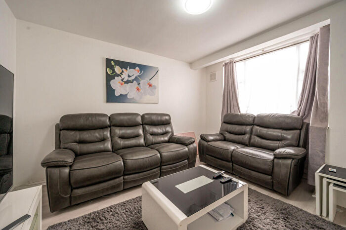 3 Bedroom Terraced House For Sale In Colegrave Road, Stratford, London, E15