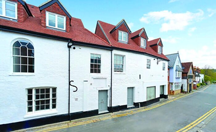 2 Bedroom Flat For Sale In Great George Street, Godalming, Surrey, GU7