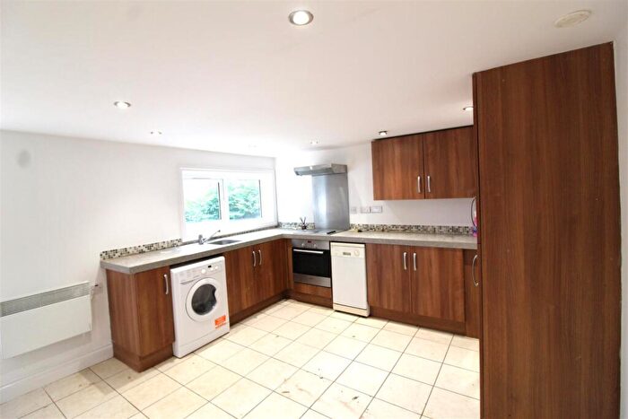 2 Bedroom House To Rent In London Road, Leicester, LE2