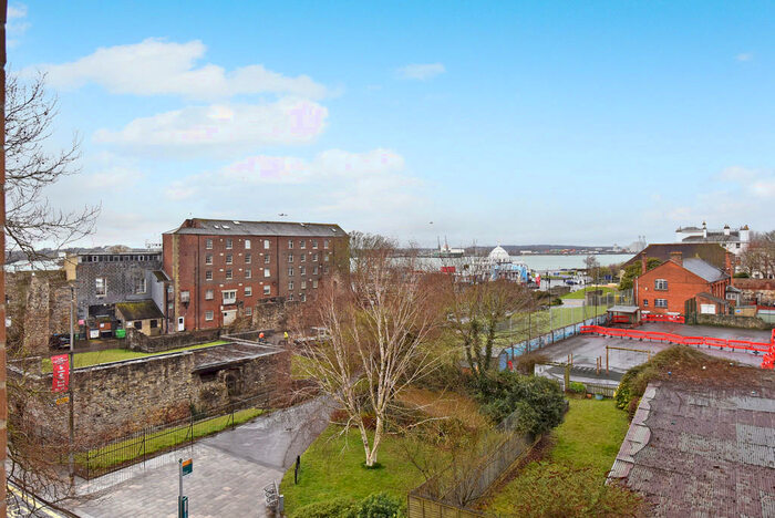 2 Bedroom Apartment To Rent In Southampton, Hampshire, SO14