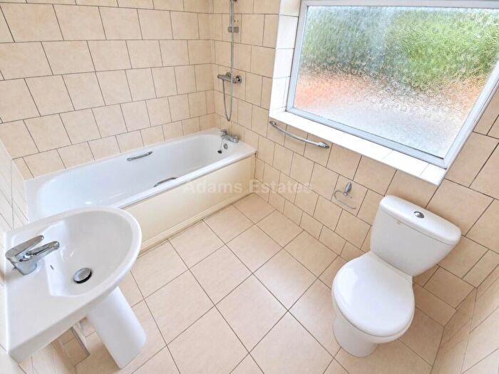 4 Bedroom Terraced House To Rent In Grange Avenue, Reading, RG6