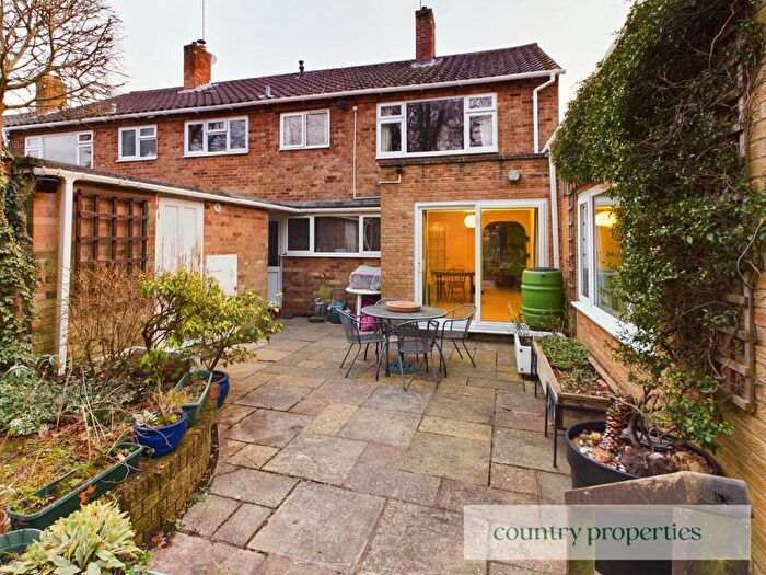 3 Bedroom End Of Terrace House For Sale In Knightsfield, Welwyn Garden City, AL8
