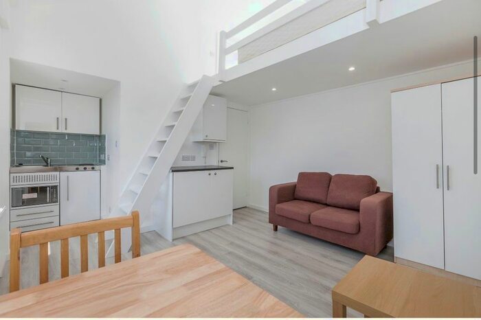 Studio To Rent In Camden Road, Camden, N7
