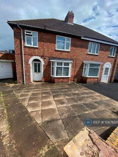 3 Bedroom Semi-Detached House To Rent In St. Bernards Avenue, Leicester, LE4