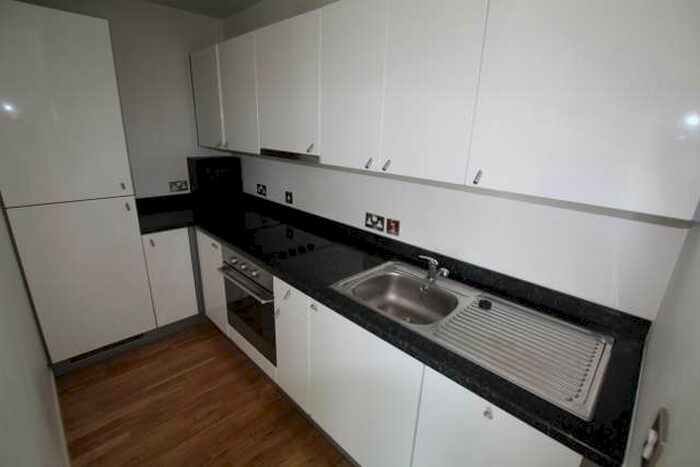 2 Bedroom Apartment To Rent In Alexandra Tower, 19 Princes Parade City Centre, Liverpool, L3
