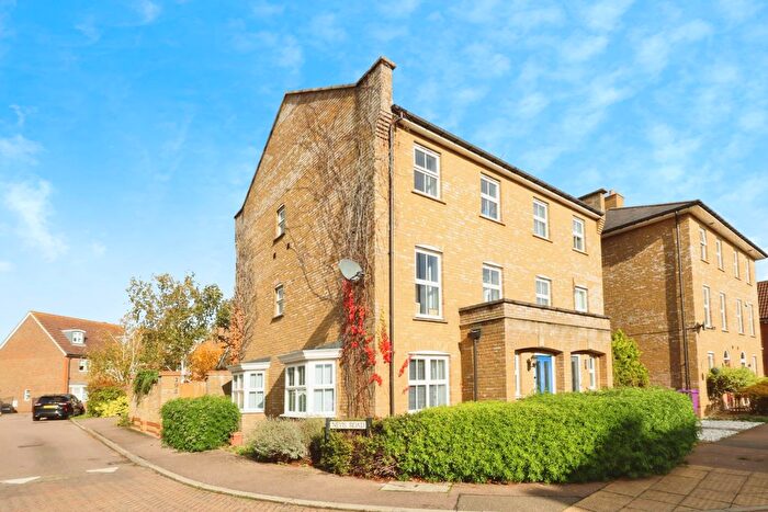 4 Bedroom Semi Detached House For Sale In Mendip Way, Stevenage, SG1