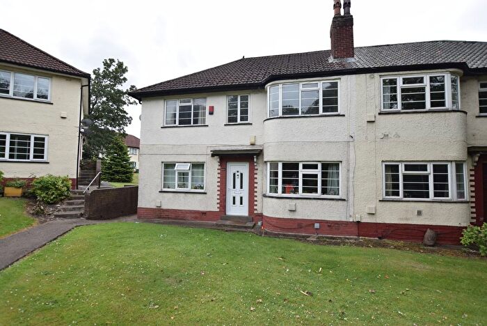 2 Bedroom Flat To Rent In Sandringham Way, Leeds, West Yorkshire, LS17