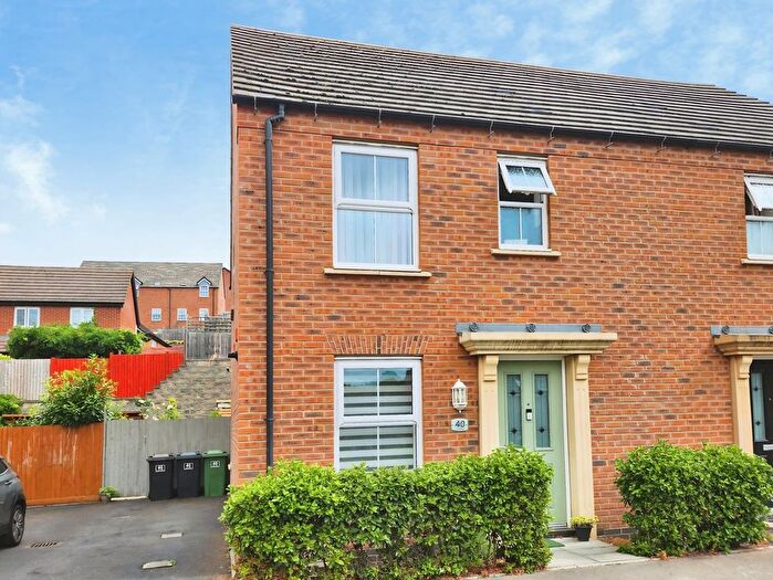 3 Bedroom Semi Detached House For Sale In Hazel Road, Nuneaton, Warwickshire, CV10